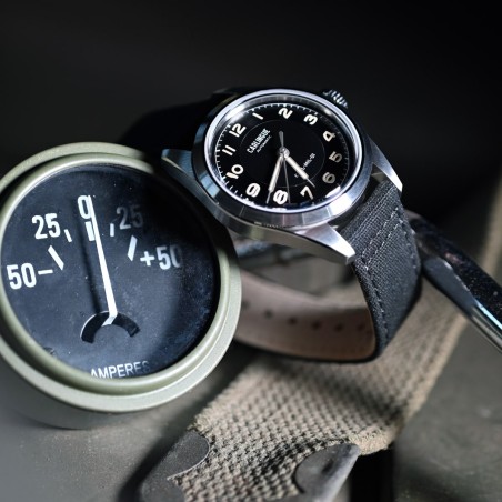 Montre automatique Française, pour homme ou femme, au design simple, efficace et intemporel.