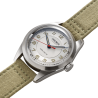 Carlingue Military, 36mm d'élégance en acier avec cadran silver, aiguilles seringues et trotteuse rouge.