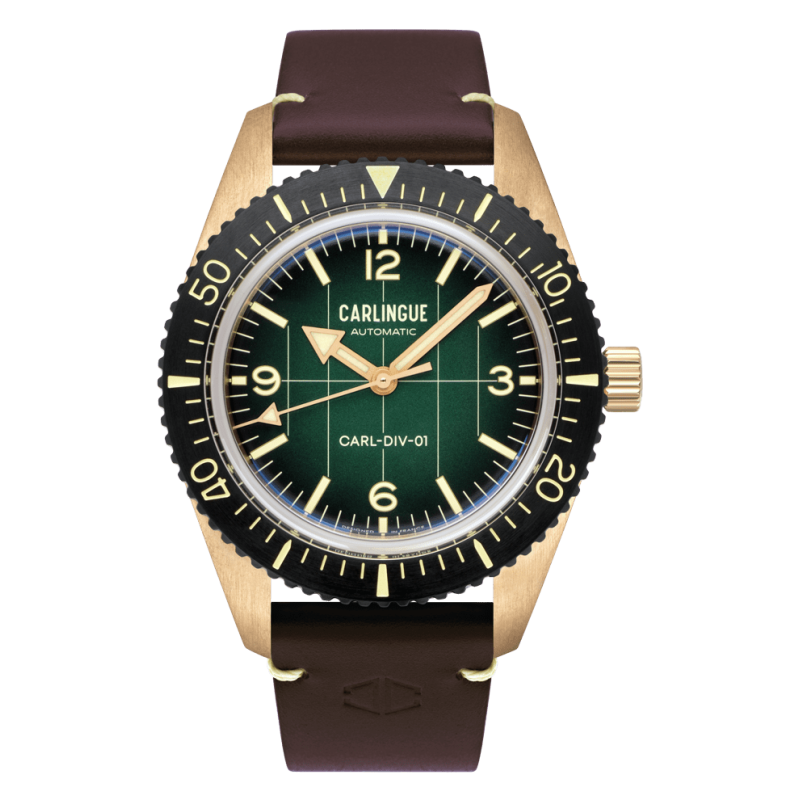 Carlingue Diver 01CT-001-A, boîtier en bronze, cadran vert et noir et bracelet en cuir véritable marron.