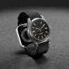 Bracelet modulaire Smartlet One Shadow en acier sablé noir associé à une montre connectée