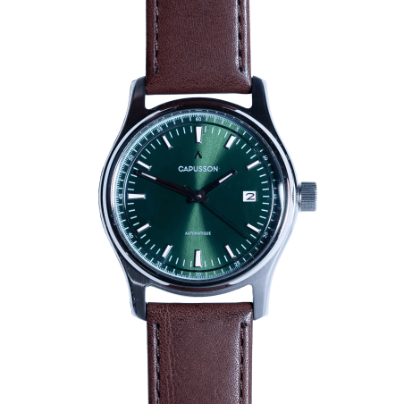 Montre Capusson Vert Héritage, boîtier acier et bracelet en cuir marron.