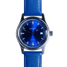 Montre Française Capusson Bleu Riviera avec son cadran et son bracelet bleus.