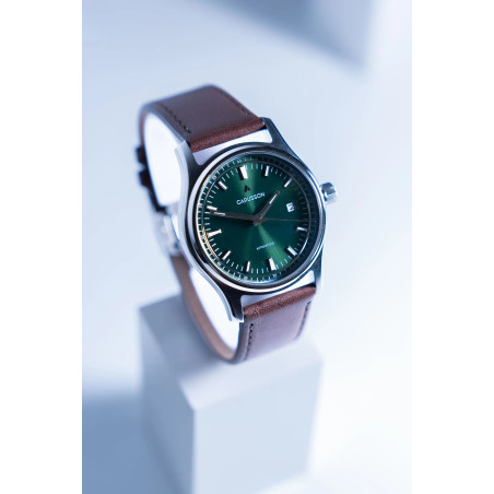 Montre minimaliste, automatique, Française pour homme avec cadran soleillé, index appliqués.