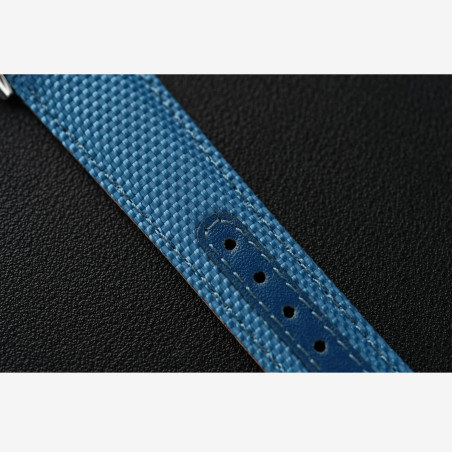 Bracelet bleu en textile renforcé pour montre Blackcat.