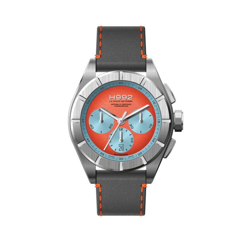 Montre suisse à complication chronographe en acier 316L avec cadran orange et bleu et bracelet en cuir noir.