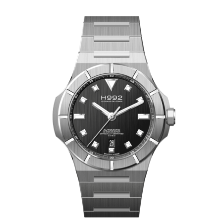 Montre Suisse made H992 H4 avec bracelet intégré en acier et cadran noir brossé.