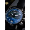 Montre Edox chronorally avec cadran bleu et noir, index et aiguilles luminescents et grande date
